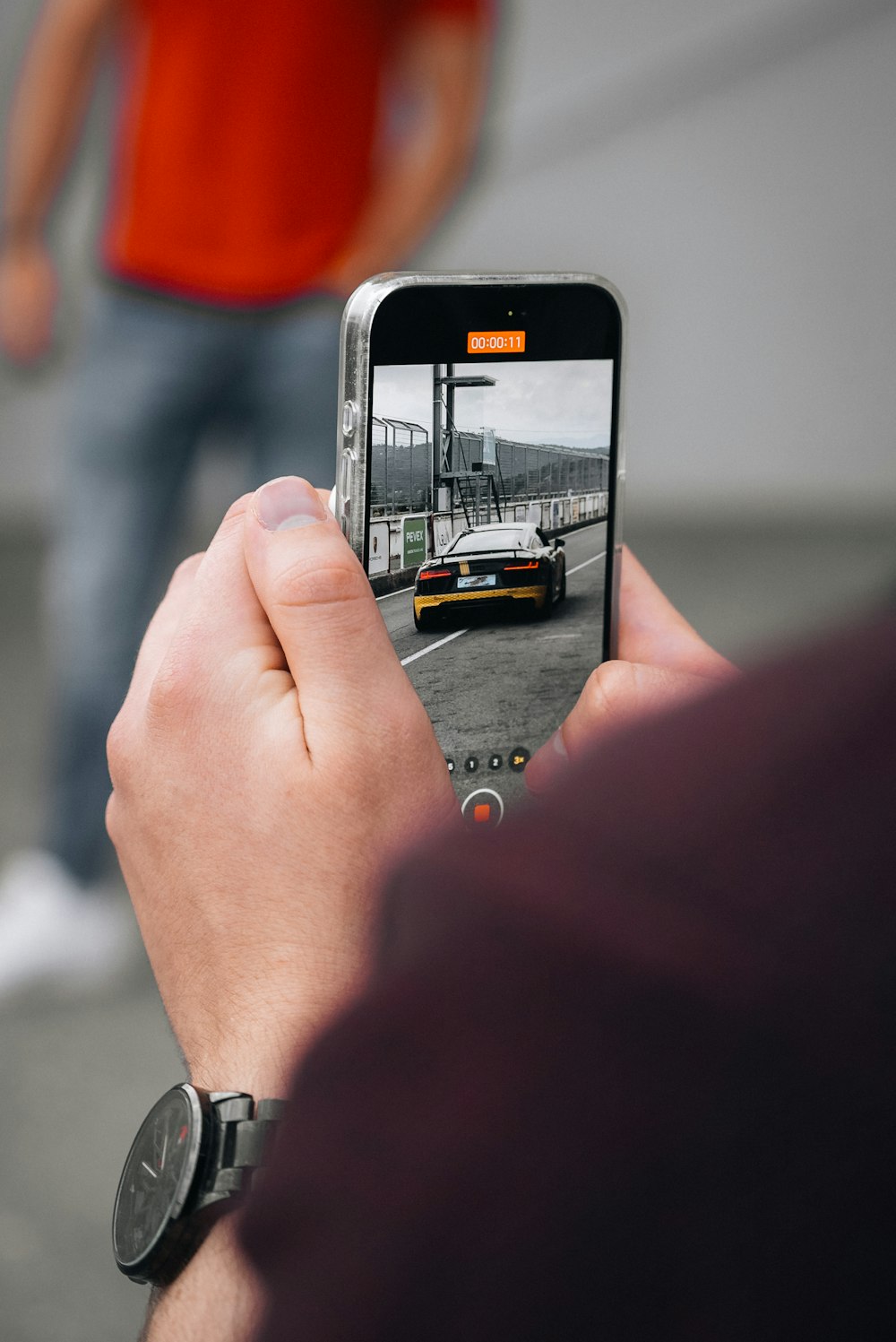 Schadenfoto wird direkt mit dem Smartphone aufgenommen